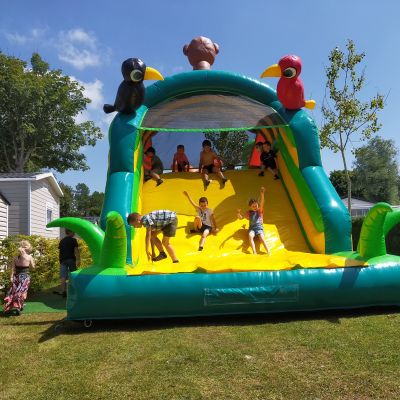 Structures Gonflables le Samedi